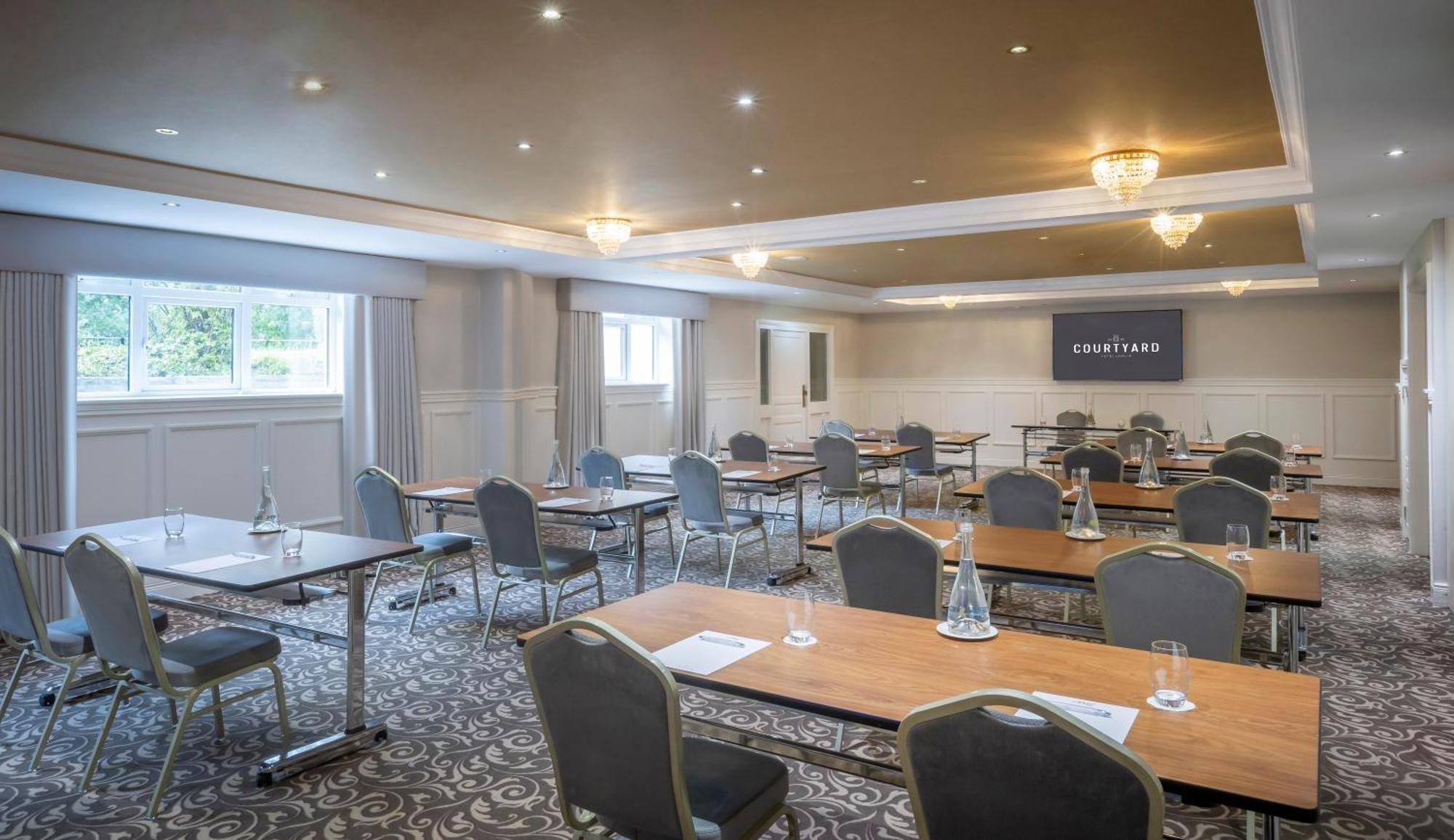 Court Yard Hotel Leixlip Exterior foto
